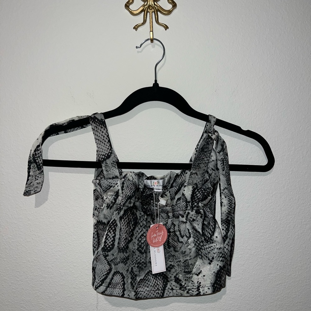 NWT Bailey's Blossoms Black and White snake print Baby Top size 3-6M